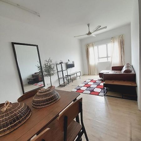 Adinda Homestay Kuala Terengganu Buitenkant foto