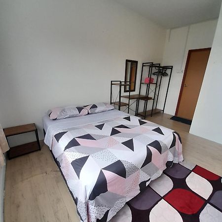 Adinda Homestay Kuala Terengganu Buitenkant foto