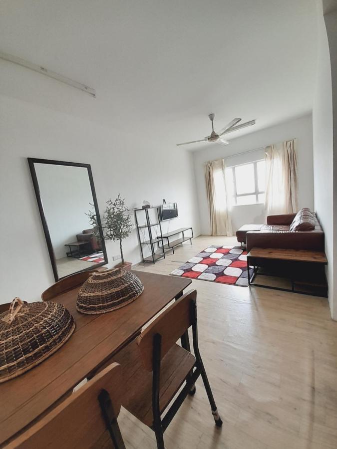 Adinda Homestay Kuala Terengganu Buitenkant foto